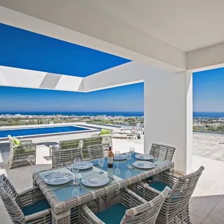 KO1 with Breathtaking Sea Views