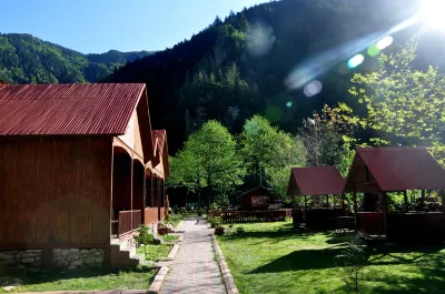 Akyuz Kardesler Hotel & Bungalow Hotels in der Nähe von Zeno