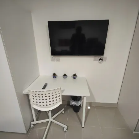 Leeds 3 Bed En-Suites Apartment Retreat- Sleeps 9