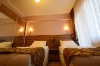 Dort Mevsim Suit Hotel Hotels in Dardanos Mahallesi