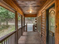 Into the woods 45 Min to Asheville w/ Hot Tub