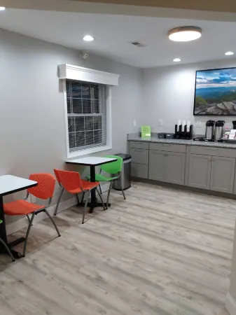 Dawson Inn Отели в г. Нью Ривер