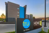Tru by Hilton Omaha I-80 at 72nd Street