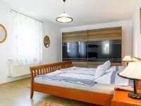 Racz Hotels near Egry József Művelődési Ház és Közösségi Ház