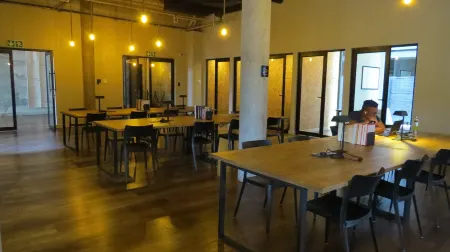 BlackBrick Sandton Two Отели рядом с достопримечательностью «Sandton Skye»