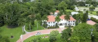 Renovated Condo w/ Gulf Views, Beach Access, 2 Pools + Free Bike for Guests