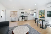 Charming 1-bedroom in welcoming Ardmore with WiFi, AC, washer/dryer in unit.