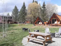Glacier Nat'l Park A-frame w/ hot tub- Flattop Mountain A-Frame, GNP basecamp! Hotels in Coram