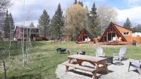 Glacier Nat'l Park A-frame w/ hot tub- Flattop Mountain A-Frame, GNP basecamp!