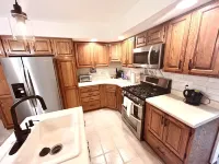 Comfortable 3Br Home-Prime Video, WiFi, Parking Hotels in Schererville