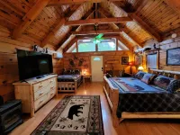 A Rushing Stream of Dreams Creekside Cabin 1 min to National Park! - balcony