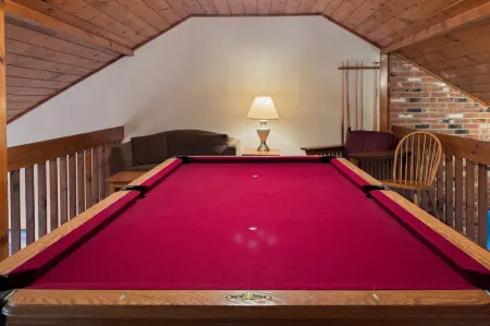 Cozy Fireplace and Pool Table - Charming Retreat