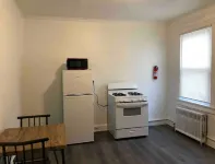 Spacious 2 Bedroom Apartment with 1 Bathroom and Private Street Entrance Hotels in Paterson