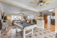 Heated Pool and Kayaks - Luxurious Waterfront Escape