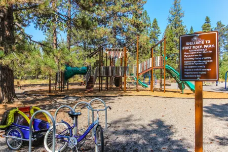 Family-Friendly Forest Hideaway with EVC, Bikes, & SHARC Passes - Walk to Park