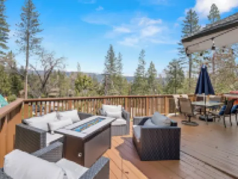 New! Arcade Games, Hot Tub,  Fire Pit, BBQ, 3:2