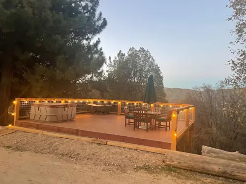 Hot Tub and Forest Views - Stunning Yurt Retreat