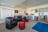 Nyevana Beach House Hotels in Newport