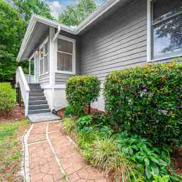 Charming Cottage Near Unc - Inviting and Serene Escape Hotel Exterior