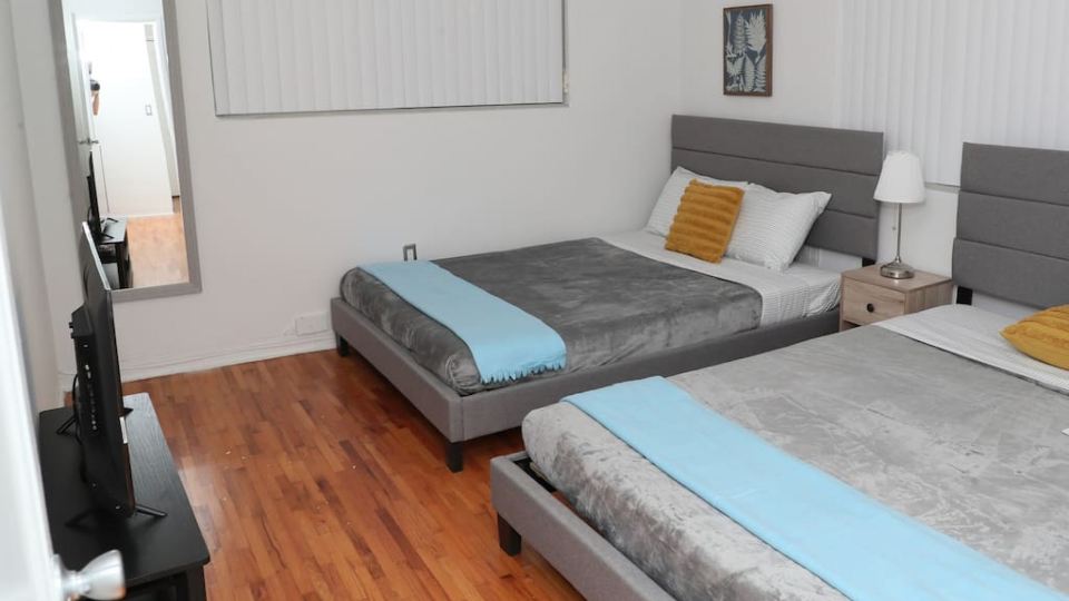 Fully-Equipped Kitchen and Free Parking - Beautiful Tranquil Oasis
