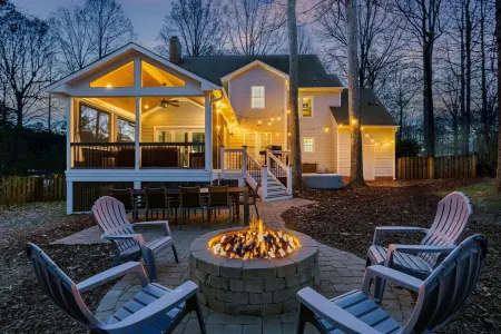 The Mulberry on Trinity Woods - 5 bedroom retreat in Cary