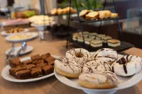 Howard Johnson Funes - Desayuno
