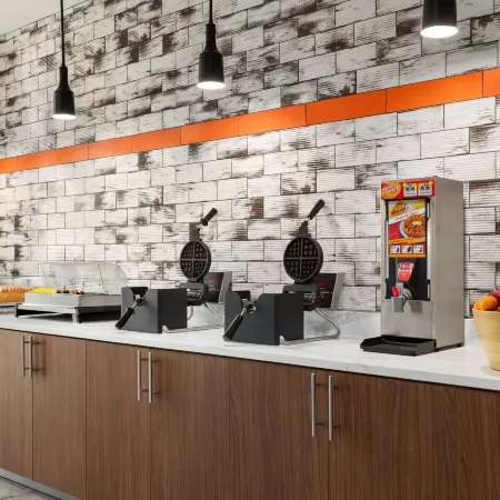 La Quinta Inn & Suites by Wyndham Austin South