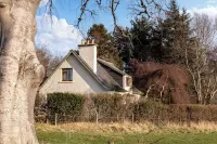 Kirktoun Cottage on Scottish Estate - open fire- enclosed garden- beaches -woods