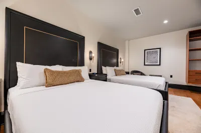 2BR Prime Unit 2 Blocks to Bourbon St | The Mayfair Hotel a 