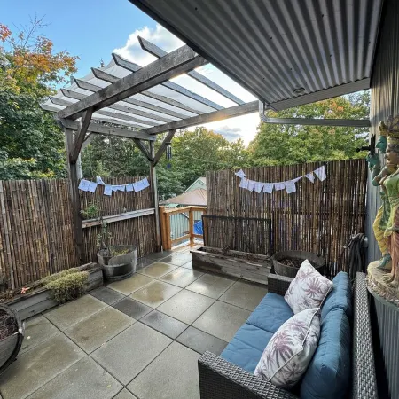 Best location! King bed master suite with private rooftop patio and steam room.