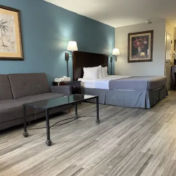 Village Inn Destin Hotels near Destin Harbor