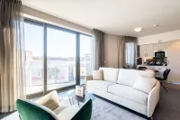 Martin's All Suites Hotel dekat Aqualibi