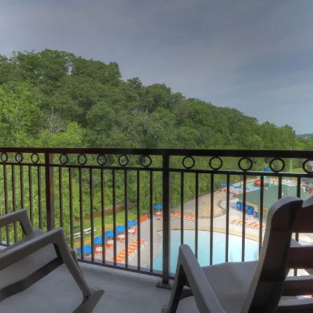 Country Cascades Waterpark Resort
