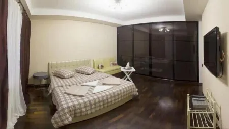 Kyiv Downtown Apartment on Saksaganskogo Street 87 Отели рядом с достопримечательностью «Андреевский спуск»