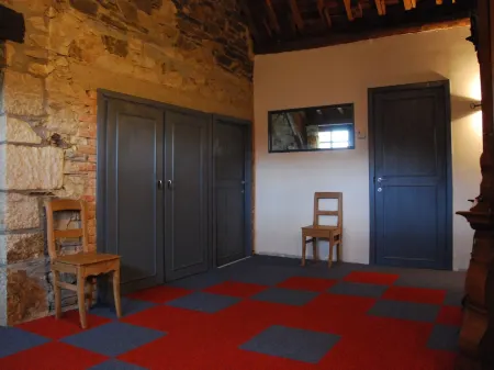 Large Hunting Lodge with Enormous Beautiful Garden Отели рядом с достопримечательностью «VIELSALM Gare»