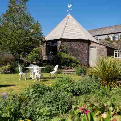 The Arundell Hotel Exterior