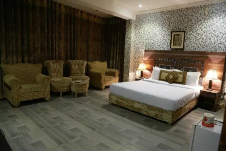 Safari Hotel Mall Road Отели рядом с достопримечательностью «Зоопарк Лахор»