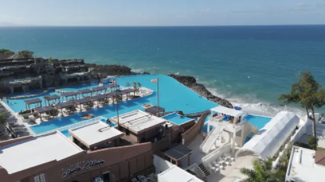 Ocean Village Deluxe فنادق في 