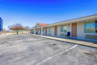 Cozy Garden Inn by OYO Hwy 40 Richmond - Parkplatz