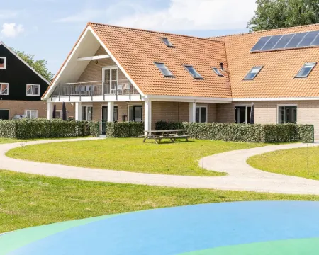 帶花園的內斯度假屋 內斯酒店