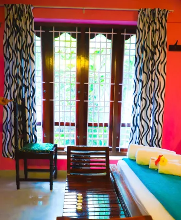 Nutshell-Airport Retreat by the Sea Отели рядом с достопримечательностью «Шангамагам Бич»