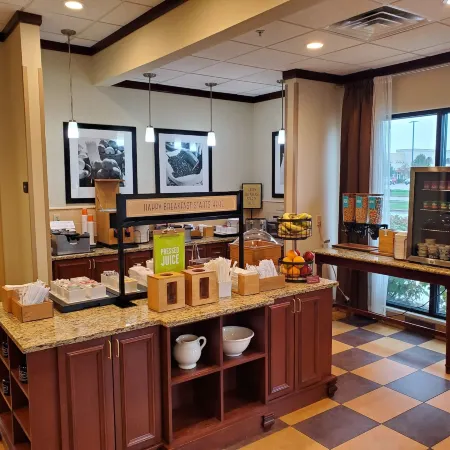 Hampton Inn Plover-Stevens Point Отели в г. Пловер