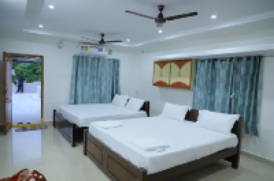 Nanda Mohan Homestay- Luxuries AC Apartment Close to Alipiri-Kapila Teertha and Iskcon Temple
