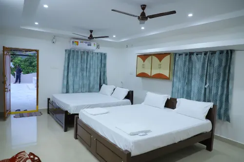 Nanda Mohan Homestay- Luxuries AC Apartment Close to Alipiri-Kapila Teertha and Iskcon Temple