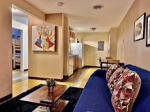 7 Beds Explore Downtown Pittsburgh Large Groups Hotels in 