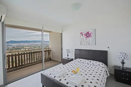 Latchi Holiday Villa EV21 Отели в г. Neokhorio