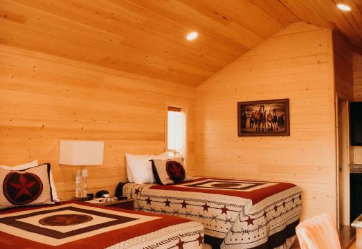 4. 두커 슬리크락 ..