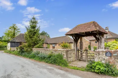 Dyke Farm Barn | by Huluki Sussex Stays فنادق في 