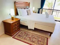 Seafront Residences Hotel a 