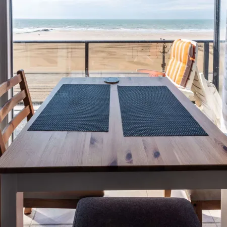 Studio in Ostend with Stunning Sea Views